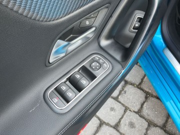 Mercedes-Benz CLA 180 d Shooting Brake (foto 23)