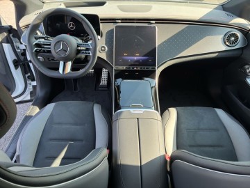 Mercedes-Benz EQE 350 4MATIC Electric Art Edition (foto 15)