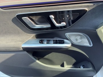 Mercedes-Benz EQE 350 4MATIC Electric Art Edition (foto 23)