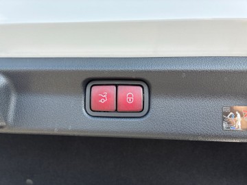 Mercedes-Benz EQE 350 4MATIC Electric Art Edition (foto 27)