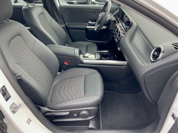 Mercedes-Benz GLA 200 d 4MATIC (foto 9)