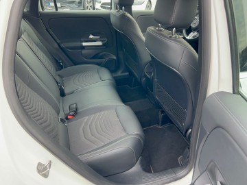 Mercedes-Benz GLA 200 d 4MATIC (foto 10)