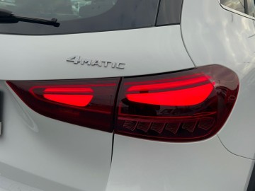 Mercedes-Benz GLA 200 d 4MATIC (foto 12)