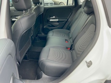 Mercedes-Benz GLA 200 d 4MATIC (foto 13)