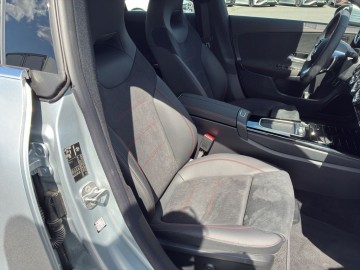 Mercedes-Benz CLA 200 d Shooting Brake  (foto 9)