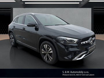 Mercedes-Benz GLA180d (foto 2)