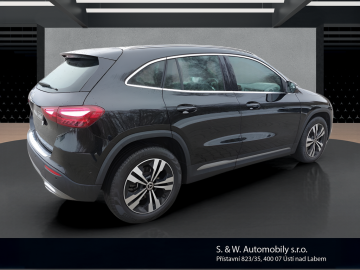 Mercedes-Benz GLA180d (foto 4)