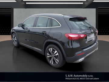 Mercedes-Benz GLA180d (foto 6)