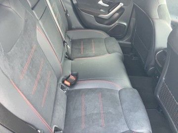 Mercedes-Benz CLA 200d Shooting Brake (foto 10)