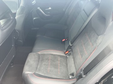 Mercedes-Benz CLA 200d Shooting Brake (foto 13)