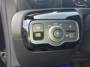 Mercedes-Benz CLA 200d Shooting Brake (foto 20)