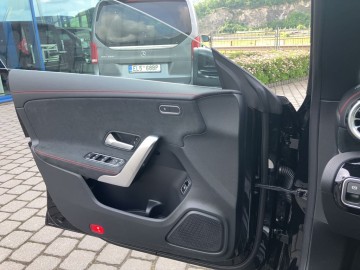 Mercedes-Benz CLA 200d Shooting Brake (foto 21)