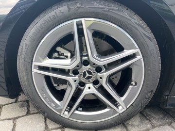 Mercedes-Benz CLA 200d Shooting Brake (foto 25)