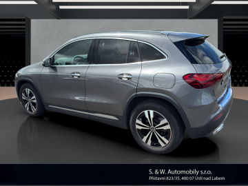 Mercedes-Benz GLA 200 d (foto 6)