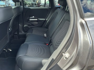Mercedes-Benz GLA 200 d (foto 13)