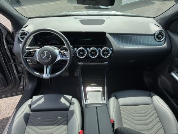 Mercedes-Benz GLA 200 d (foto 15)