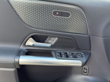 Mercedes-Benz GLA 200 d (foto 23)