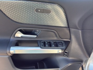 Mercedes-Benz GLB 180 d (foto 23)