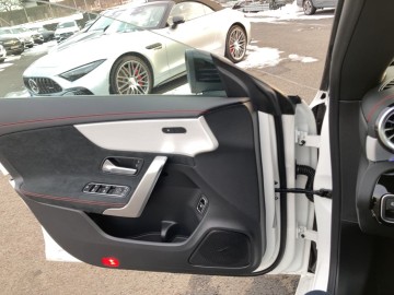 Mercedes-Benz CLA 250 e Shooting Brake (foto 16)