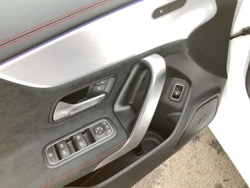 Mercedes-Benz CLA 250 e Shooting Brake (foto 18)