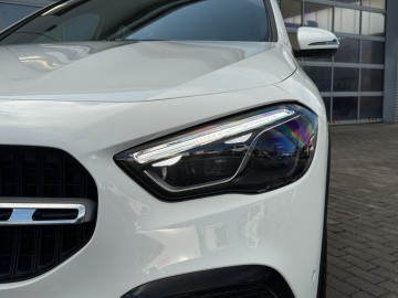Mercedes-Benz GLA180d (foto 8)