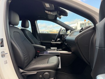 Mercedes-Benz GLA180d (foto 9)