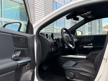 Mercedes-Benz GLA180d (foto 21)