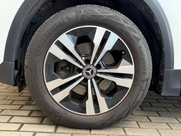 Mercedes-Benz GLA180d (foto 25)