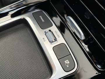 Mercedes-Benz GLA180d (foto 27)