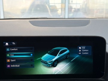 Mercedes-Benz GLA180d (foto 29)