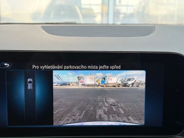 Mercedes-Benz GLA180d (foto 30)