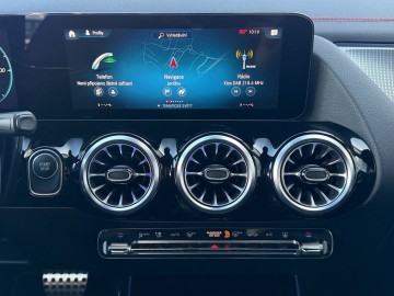 Mercedes-Benz  EQA 250 (foto 18)