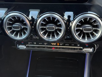 Mercedes-Benz  EQA 250 (foto 29)