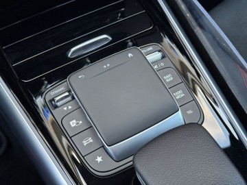 Mercedes-Benz  EQA 250 (foto 30)