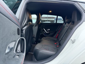 Mercedes-Benz CLA 45 AMG Shooting Brake CLA 45 AMG Shooting Brake (foto 13)