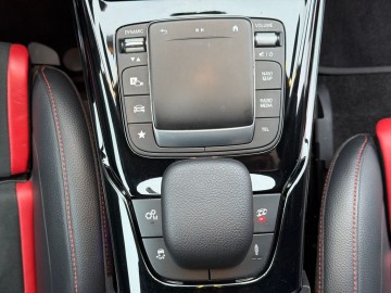 Mercedes-Benz CLA 45 AMG Shooting Brake CLA 45 AMG Shooting Brake (foto 29)