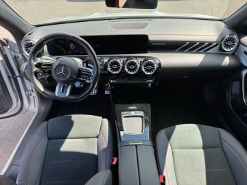 Mercedes-AMG CLA 35 4MATIC Shooting Brake (foto 13)