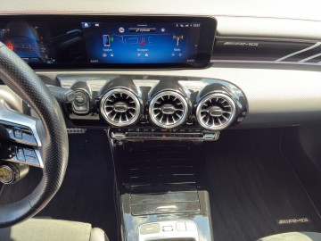 Mercedes-AMG CLA 35 4MATIC Shooting Brake (foto 16)