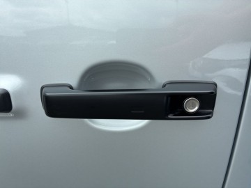 Mercedes-Benz G 580 s technologií EQ (foto 24)