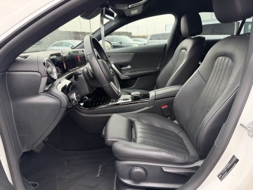 Mercedes-Benz CLA 200 Shooting Brake (foto 14)