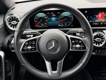 Mercedes-Benz CLA 200 Shooting Brake (foto 17)