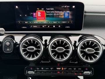 Mercedes-Benz CLA 200 Shooting Brake (foto 18)