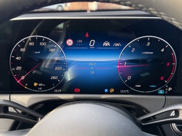 Mercedes-Benz E 220 d 4MATIC (foto 16)