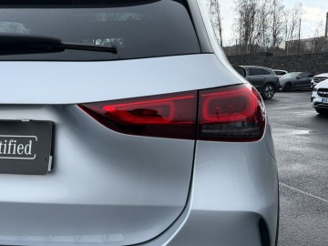 Mercedes-Benz GLA 250e (foto 12)