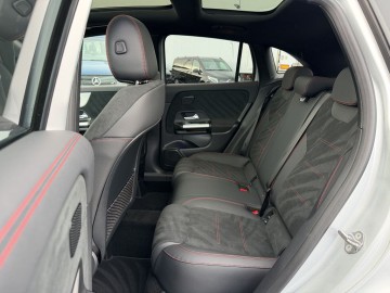 Mercedes-Benz GLA 250e (foto 13)