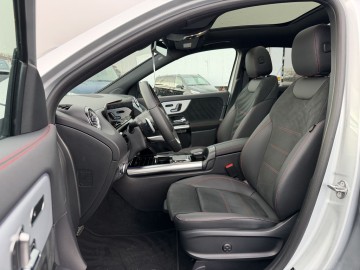 Mercedes-Benz GLA 250e (foto 14)