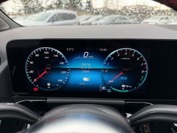 Mercedes-Benz GLA 250e (foto 16)