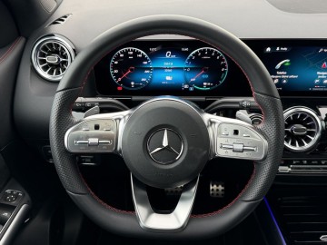 Mercedes-Benz GLA 250e (foto 17)