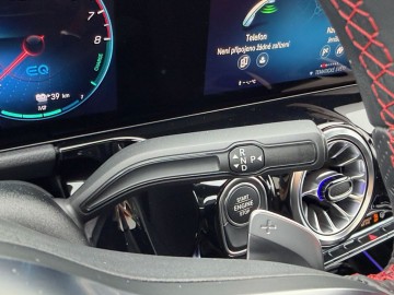 Mercedes-Benz GLA 250e (foto 19)