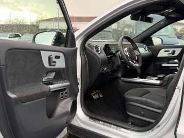 Mercedes-Benz GLA 250e (foto 21)